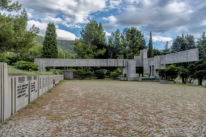 Spomenik padlim v občini Dolina