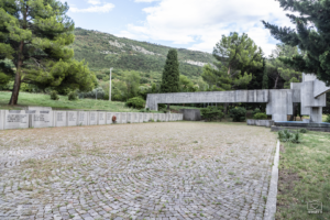 Spomenik padlim v občini Dolina