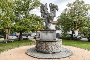 Spomenik padlim domačinom v Gabrovcu