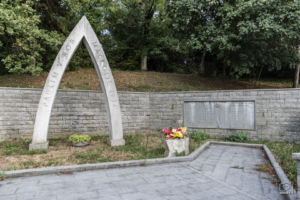 Spomenik padlim domačinom v Mačkoljah