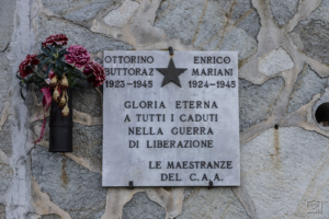 Spominska plošča partizanoma Buttorazu in Marianiju v Miljah