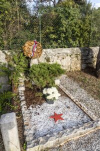 Spomenik padlim na pokopališču v Trebčah