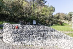 Spomenik padlim domačinom v Gabrju