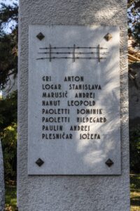 Spomenik v Štandrežu